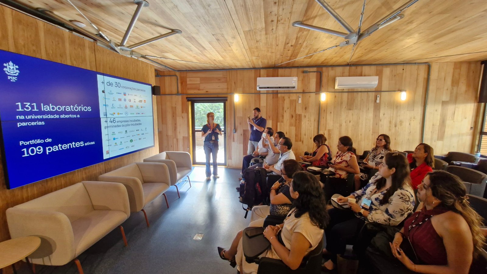 Visita PUCP (PUC Peru) à Casa de Inovação